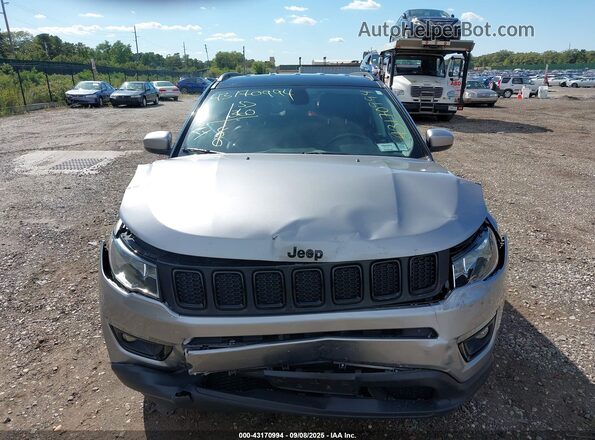 3C4NJDBB3LT115787 2020 JEEP COMPASS Silver Widok zestawu wskaźników