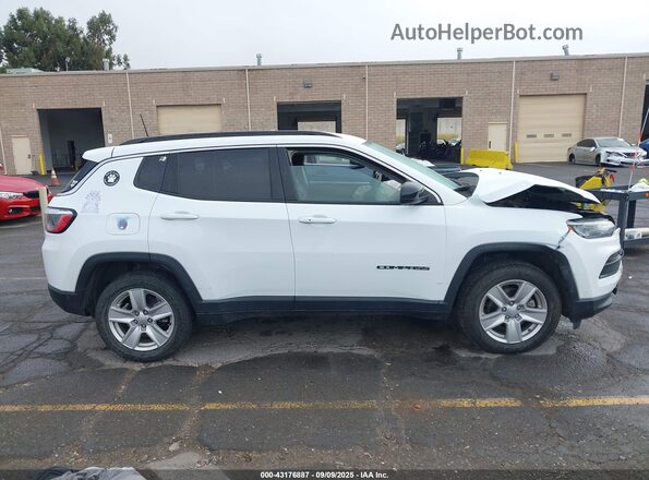 3C4NJDBB3NT130597 2022 JEEP COMPASS White Widok wnętrza 360 stopni