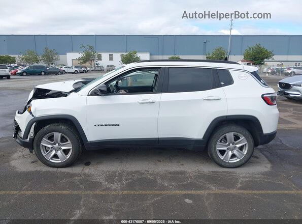 3C4NJDBB3NT130597 2022 JEEP COMPASS White 