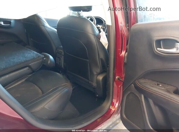 3C4NJDCB0LT228255 2020 JEEP COMPASS Red VIN sticker view