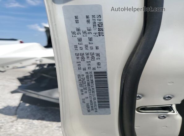 3C4NJDCB1JT117307 2018 JEEP COMPASS White 