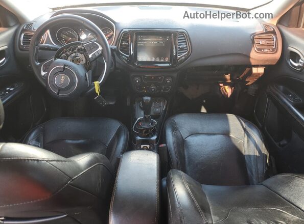 3C4NJDCB2KT653667 2019 JEEP COMPASS White Вид панелі приладів