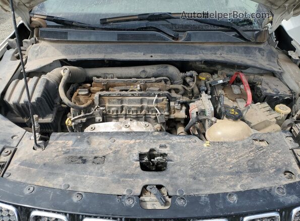 3C4NJDCB2KT653667 2019 JEEP COMPASS White Вид підкапотного простору