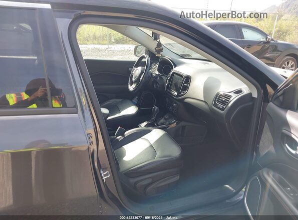 3C4NJDCB2LT166597 2020 JEEP COMPASS Gray წინა სალონის ხედი