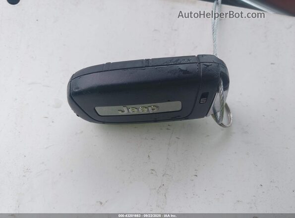 3C4NJDCB5NT110379 2022 JEEP COMPASS Maroon Dashboard view