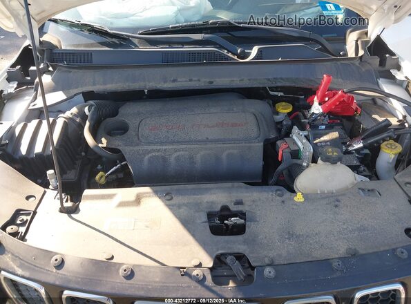 3C4NJDCB6LT245593 2020 JEEP COMPASS White უკანა ხედი
