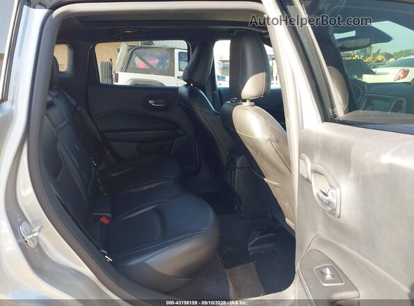 3C4NJDCB7LT142621 2020 JEEP COMPASS Gray VIN კოდის სტიკერის ხედი