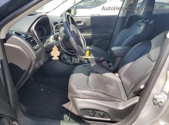3C4NJDCB7MT503511 2021 JEEP COMPASS Silver Front interior view