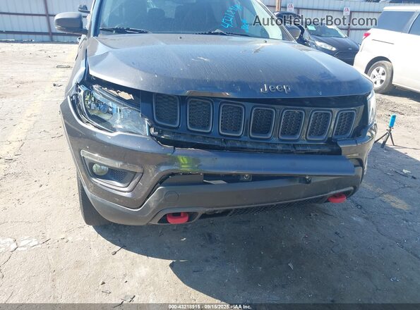 3C4NJDDB0MT523825 2021 JEEP COMPASS Gray Front view