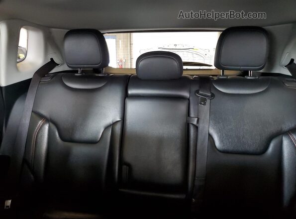 3C4NJDDB2LT221581 2020 JEEP COMPASS Red Vista de los asientos traseros