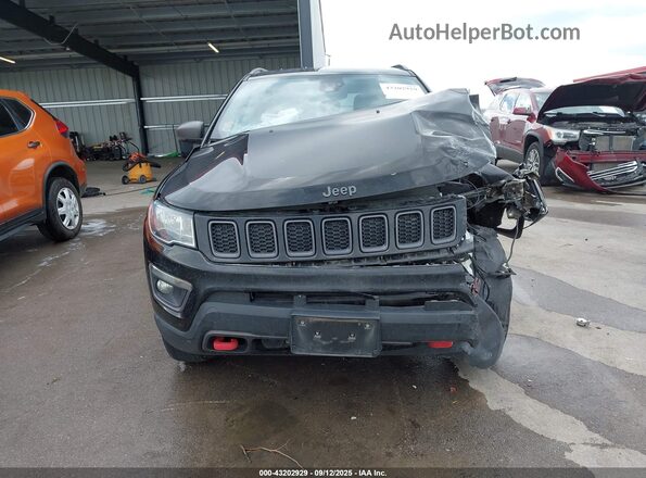 3C4NJDDB3MT583825 2021 JEEP COMPASS Black Instrument cluster view