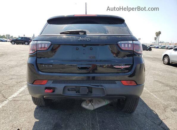 3C4NJDDB6JT457714 2018 JEEP COMPASS Черный 