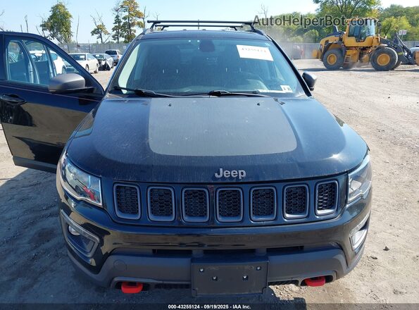 3C4NJDDBXLT100894 2020 JEEP COMPASS Black Widok zestawu wskaźników