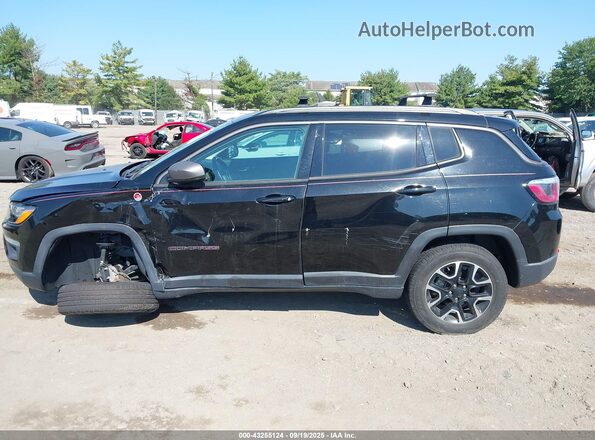 3C4NJDDBXLT100894 2020 JEEP COMPASS Black Widok wnętrza 360 stopni