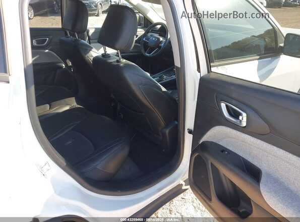 3C4NJDFB8NT219172 2022 JEEP COMPASS White Widok naklejki z numerem VIN