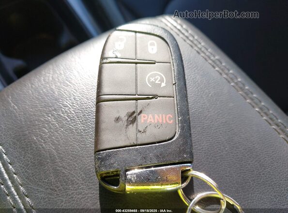 3C4NJDFB8NT219172 2022 JEEP COMPASS White Widok deski rozdzielczej
