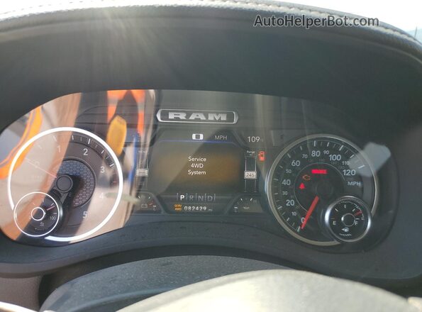 3C63R3ML4NG104722 2022 RAM 3500 Green Widok zestawu wskaźników