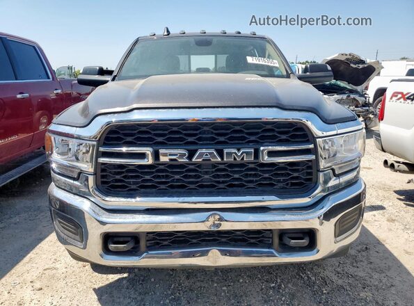3C63RRGL4KG642427 2019 RAM 3500 Серый Вид спереди