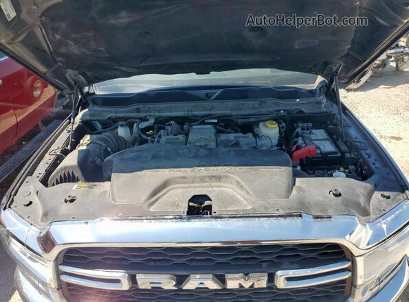 3C63RRGL4KG642427 2019 RAM 3500 Серый Вид задней части салона