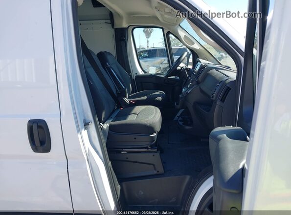 3C6LRVDG4SE527404 2025 RAM PROMASTER 2500 White Front interior view