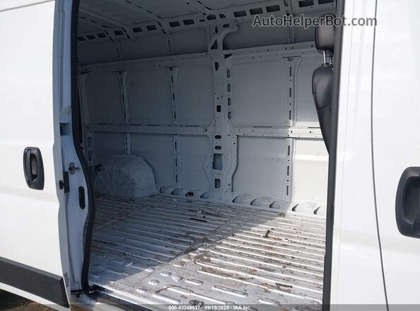 3C6LRVDG7PE563885 2023 RAM PROMASTER 2500 White VIN կոդի պիտակի տեսք