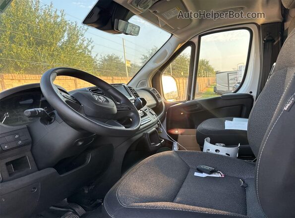 3C6LRVDG8RE108885 2024 RAM PROMASTER 2500  Вид задньої частини салону