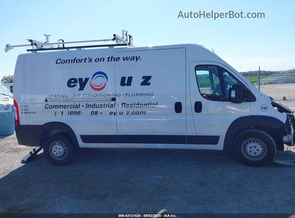 3C6LRVDG8RE136749 2024 RAM PROMASTER 2500 White Սալոնի 360 աստիճան տեսք