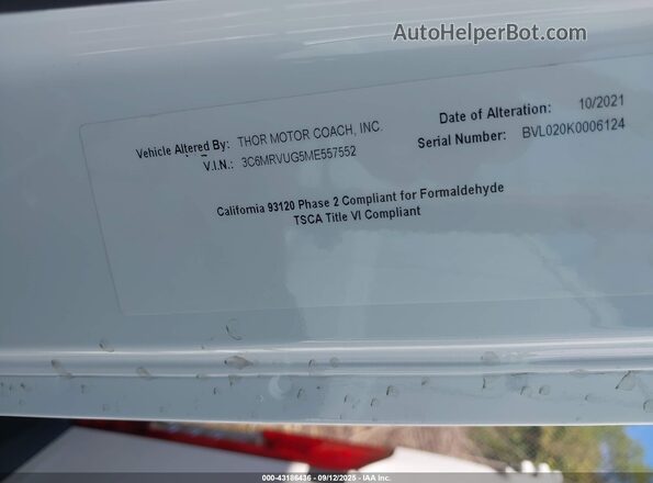 3C6MRVUG5ME557552 2021 RAM PROMASTER 3500 Белый Вид подкапотного пространства