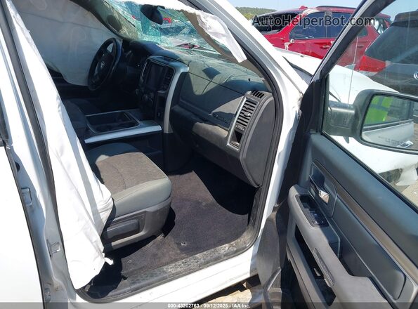 3C6RR7LT2HG681854 2017 RAM 1500 White Widok wnętrza z przodu