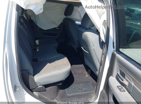 3C6RR7LT2HG681854 2017 RAM 1500 White Widok naklejki z numerem VIN