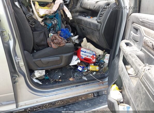 3C6UR5CL4LG163798 2020 RAM 2500 Gray Front interior view