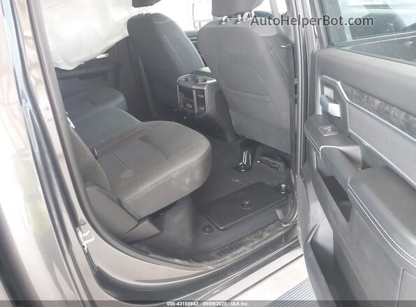 3C6UR5DJ2RG327779 2024 RAM 2500 Gray 