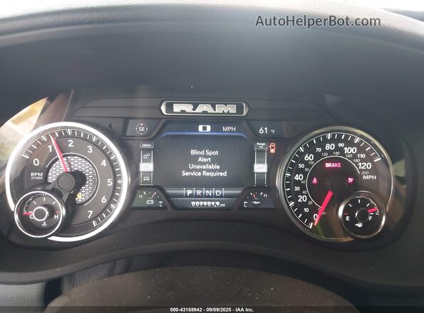 3C6UR5DJ2RG327779 2024 RAM 2500 Gray 