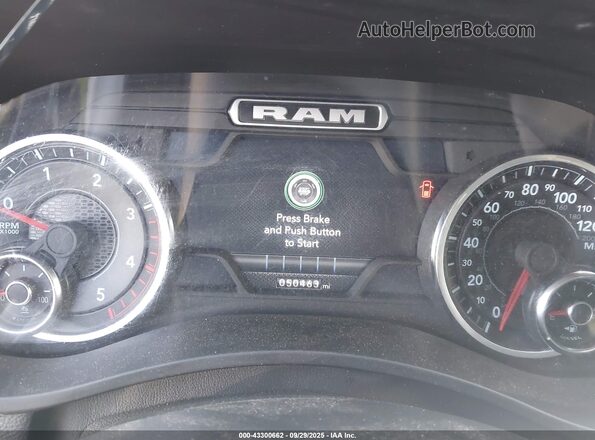 3C6UR5FL7RG195889 2024 RAM 2500 Gray Vista de los asientos traseros