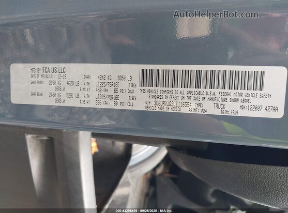 3C6URVJG3LE116554 2020 RAM PROMASTER 3500 Gray Widok komory silnika