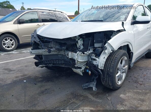3CZRU6H30MM738018 2021 HONDA HR-V White Front view