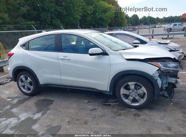 3CZRU6H30MM738018 2021 HONDA HR-V White 360 interior view