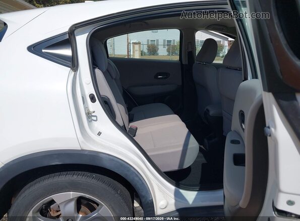3CZRU6H35JM731142 2018 HONDA HR-V White 