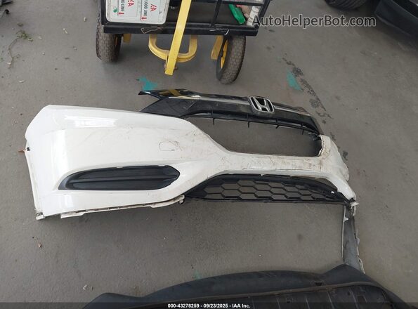 3CZRU6H36JM707108 2018 HONDA HR-V White 