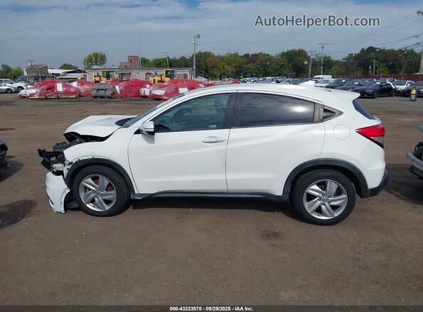 3CZRU6H56KM735266 2019 HONDA HR-V White 360 interior view