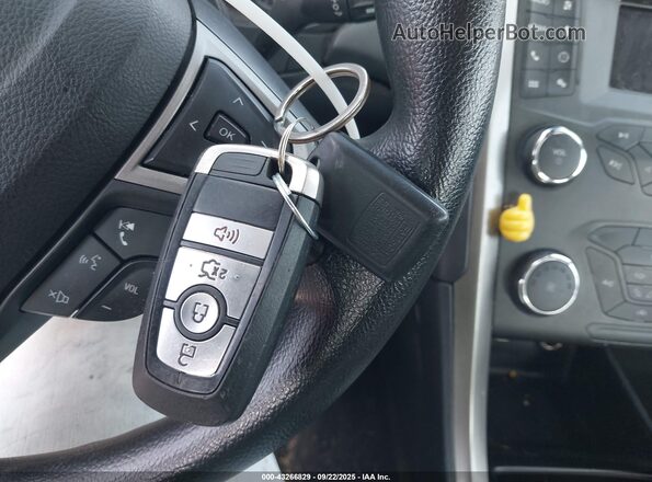 3FA6P0G76LR240253 2020 FORD FUSION Silver Widok deski rozdzielczej