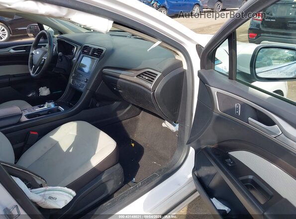 3FA6P0HD9LR124985 2020 FORD FUSION White Front interior view
