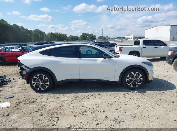3FMTK3RM7NMA55740 2022 FORD MUSTANG MACH-E PREMI White 