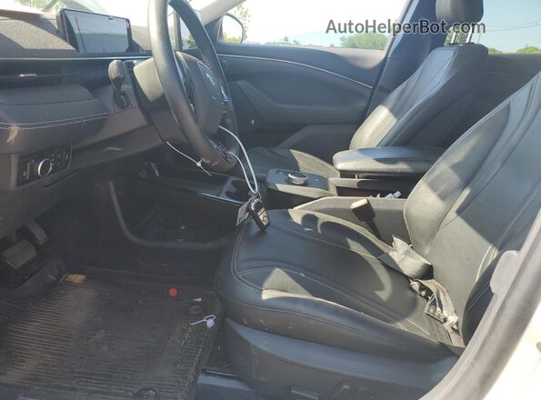 3FMTK3S53PMB00808 2023 FORD MUSTANG MACH-E PREMI Белый Вид салона спереди