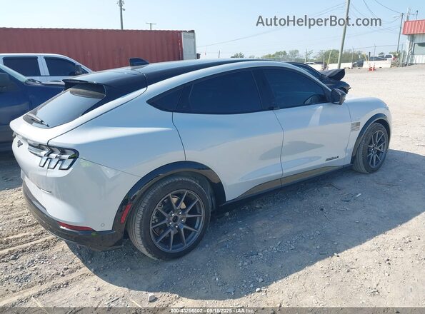 3FMTK3SU1PMA62874 2023 FORD MUSTANG MACH-E PREMI Белый Задняя правая четверть