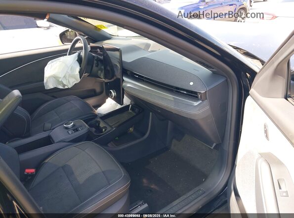 3FMTK4SX2RMA42734 2024 FORD MUSTANG MACH-E Черный Вид салона спереди