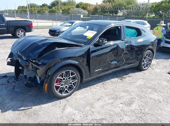 3FMTK4SX2RMA42734 2024 FORD MUSTANG MACH-E Черный Передняя левая четверть