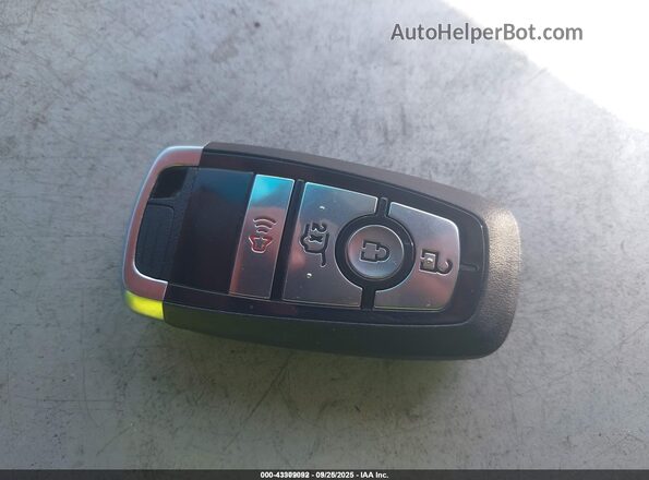 3FMTK4SX2RMA42734 2024 FORD MUSTANG MACH-E Черный Вид панели приборов