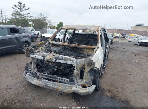 3GCPDBEK5RG204245 2024 CHEVROLET SILVERADO Silver Front view