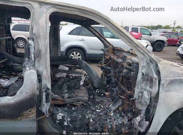 3GCPDBEK5RG204245 2024 CHEVROLET SILVERADO Silver Front interior view